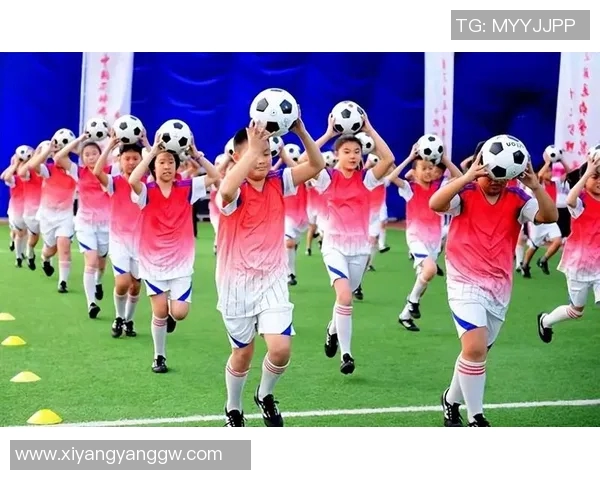 小孩与足球明星的幸福时光:家庭与事业的完美平衡之道